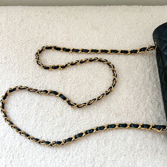 Chanel Black Quilted Lambskin Vintage Crescent Flap Bag - Picture 13 of 14